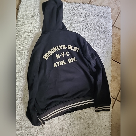 Great condition barley worn Ralph Lauren hooded jacket. - Picture 2 of 3